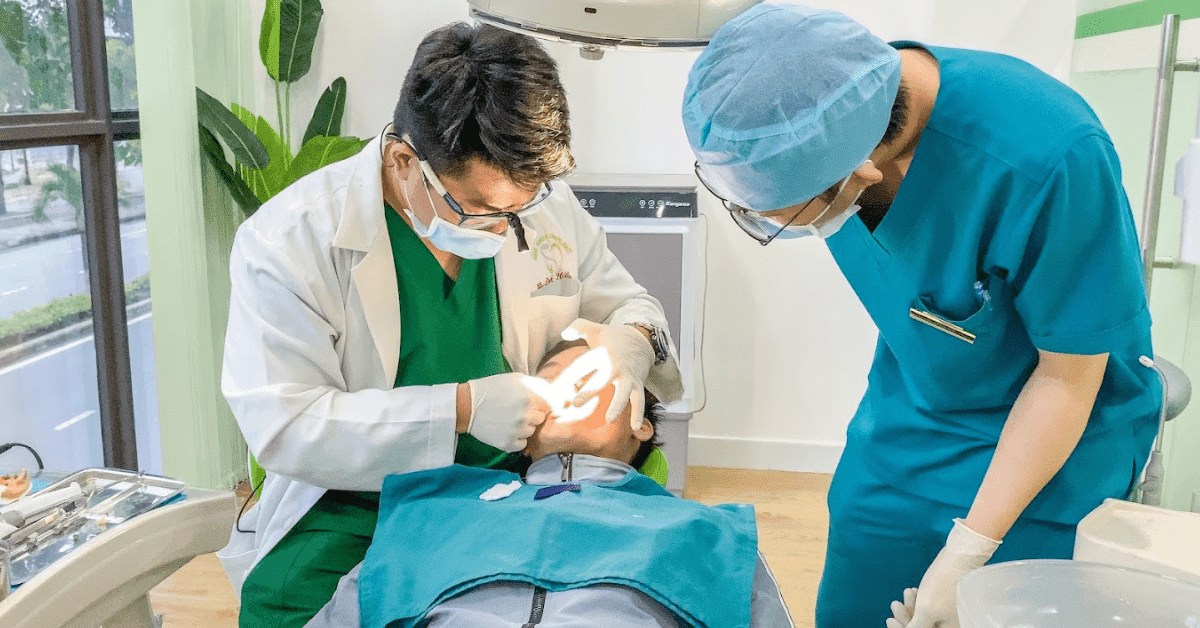 The patients are personally treated by Dr. Duc Anh at Danang Implant Dental Clinic